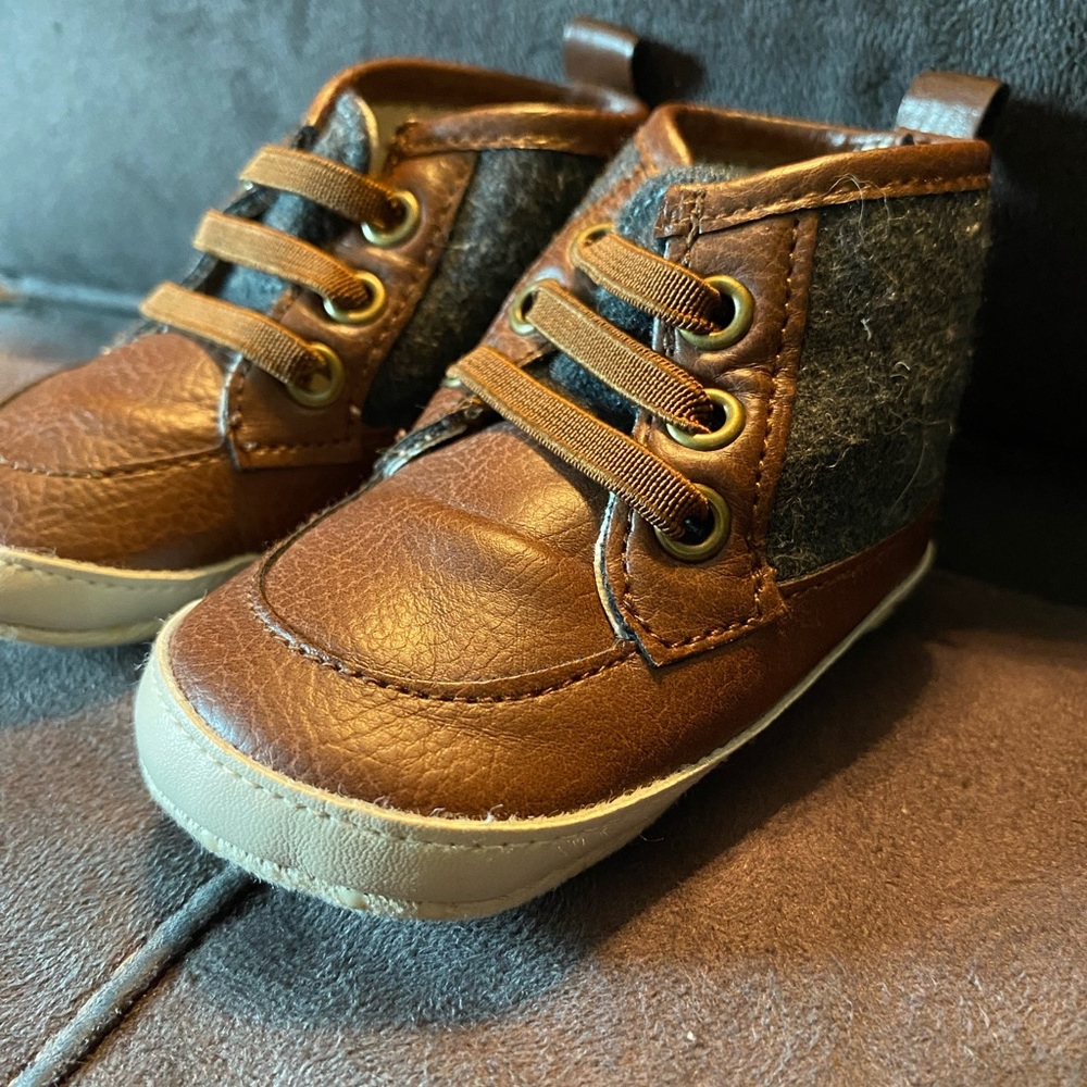 Cute Old Navy, baby shoes !